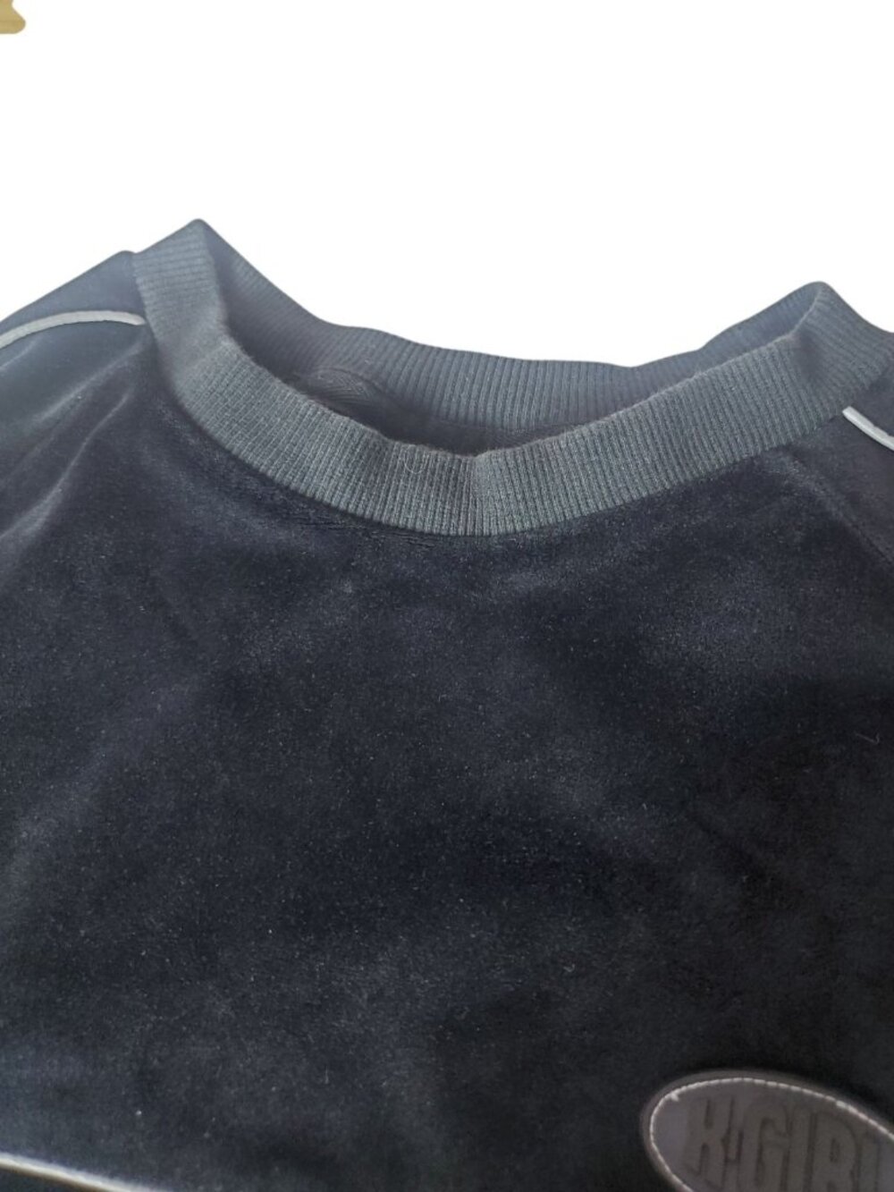 X-Girl Velour Pullover Women Sweatshirt W/Logo Patch Design Black Small - Picture 12 of 13